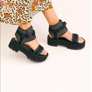 Teva Flatform Mevia Black Mesh Platform Gladiator Sandals 9